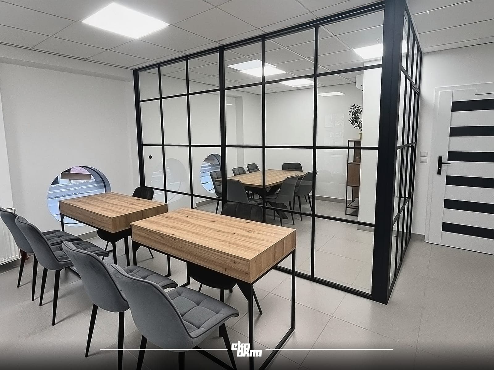 Realizacja – ściana szklana w biurze